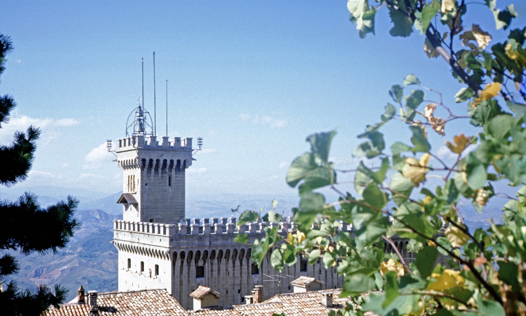 Glockenturm des Palazzo Pubblico San Marino Italien